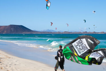 Windsurf a Fuerteventura: lasciati guidare dal vento