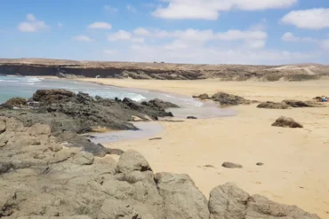 Playa de los Pozos Fuerteventura: Un Paradiso Incontaminato per gli Amanti del Sole